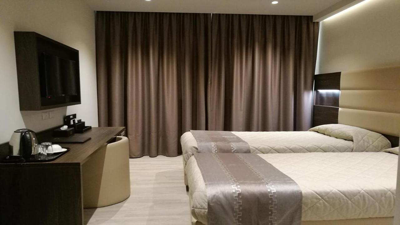 Hotelluxuryprato Bagian luar foto